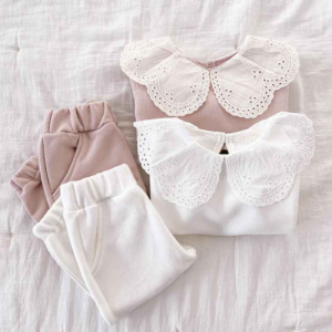 Babypakje met kraagje